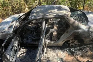 Đốt xe Mercerdes-Benz để che giấu vụ tai nạn giao thông