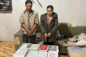 Cặp đôi 'Dễ Thương' bị bắt vì cho vay lãi nặng 