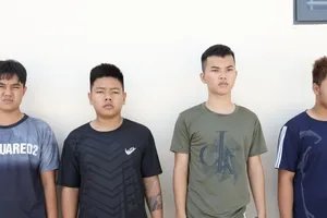 4 thanh niên mang súng đi giải quyết mâu thuẫn