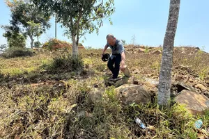 Giao đất cho Nhà nước làm thuỷ điện, lúc được trả lại thì huyện đã cấp sổ hồng cho người khác