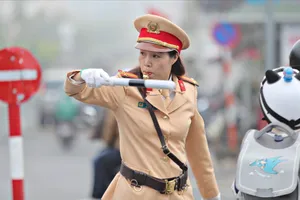 Công an TP Đà Lạt tăng cường nữ CSGT tham gia điều tiết giao thông