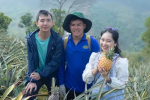 Trấn cổ D’Ran và câu chuyện những miếng dứa mật thơm lừng