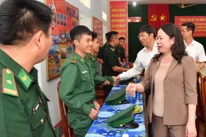 Quyền Chủ tịch nước thăm Đồn Biên phòng Cửa khẩu Quốc tế Xa Mát