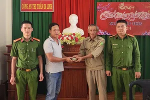 Hành động đẹp của tổ trưởng tổ bảo vệ dân phố ở Di Linh