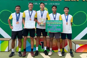 Chàng sinh viên trường ĐH Weber State của Mỹ giúp TP.HCM giành giải 3 Giải quần vợt vô địch đồng đội quốc gia