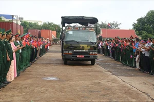 Trang trọng lễ đón 172 hài cốt liệt sĩ từ Campuchia về nước