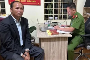 Vợ chồng 'siêu kiện' tống tiền cán bộ địa chính lãnh tổng cộng 19 năm tù