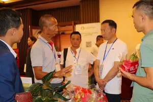 Mang đặc sản Lâm Đồng ra tận cửa khẩu Lào Cai chào bán 