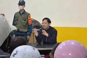 Phụ huynh Trường Tiểu học Trưng Vương yêu cầu đối chất vụ ‘thực phẩm kém chất lượng’