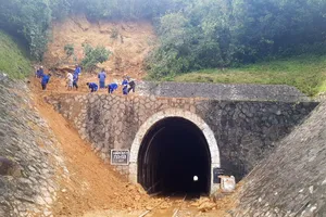 Đường sắt Bắc - Nam đoạn qua Phú Yên đã thông trở lại