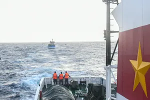 Tàu cá Phú Yên cùng 4 thuyền viên mất liên lạc 7 ngày 