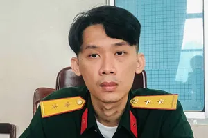Phê chuẩn việc bắt tạm giam trung úy quân đội 'dỏm' đi lừa dân