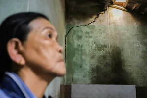 Thi công quốc lộ 19 làm hư nhà dân nhưng "phớt lờ"