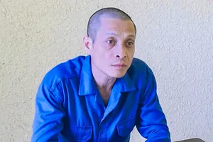 Người có lệnh truy nã quốc tế vừa xuống sân bay Tân Sơn Nhất thì bị bắt