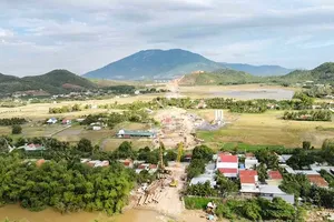 Khánh Hòa lập tổ công tác đặc biệt xử lý nguy cơ vỡ tiến độ cao tốc 