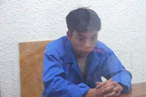 Khởi tố người chế tạo 12 chai bom xăng đốt các trụ ATM ngân hàng