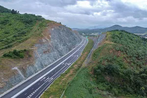 Cao tốc Vân Phong - Nha Trang vào giai đoạn nước rút để về đích