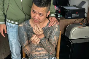 Hành trình vây bắt bị can có hình xăm con kỳ lân phủ kín cơ thể