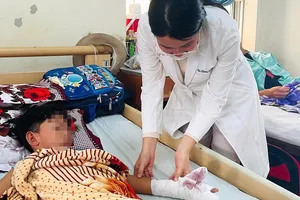 Tự chế pháo nổ, bé trai 10 tuổi ở Khánh Hoà bị thương nặng