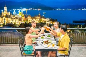 Mỗi tuần bắn pháo hoa 3 đêm ở Nha Trang