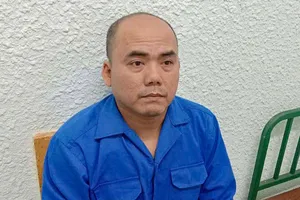 Tạm giữ hình sự tài xế lái xe giường nằm bị lật ở Phú Yên