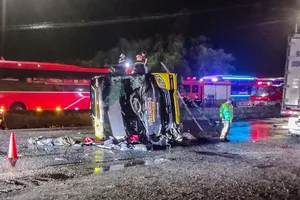 Hiện trường vụ tai nạn nghiêm trọng ở Phú Yên khiến ít nhất 3 người chết