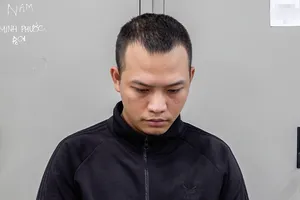 Khởi tố người tông CSGT khi bị yêu cầu dừng xe 