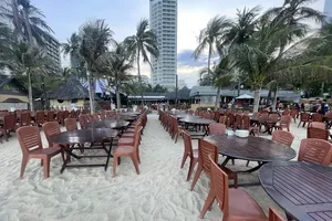 Phạt chủ nhà hàng Louisiane kinh doanh ăn uống trên bãi biển Nha Trang 