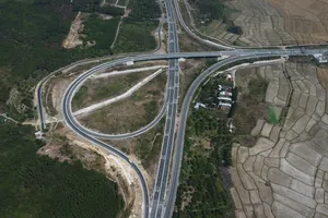 Phương tiện được lưu thông trên cao tốc Vân Phong - Nha Trang từ 16 giờ 30 hôm nay 