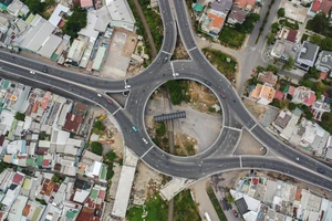 Cận cảnh vết sụt lún ở dự án nút giao thông 1.300 tỉ đồng