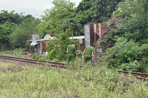 Vượt gác chắn đường sắt, 2 người tử vong