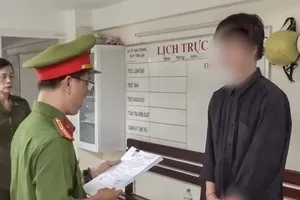 Tạm giữ hình sự thanh niên ngoại quốc tấn công 1 cán bộ CSGT