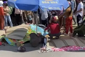 2 mẹ con tử vong thương tâm sau va chạm với xe tải