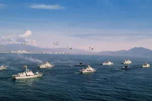 Video: Toàn cảnh lễ diễu binh trên biển của Hải quân Việt Nam