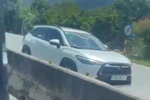 Người dân quay clip, tài xế lái ô tô chạy ngược chiều trên quốc lộ 1 bị xử phạt