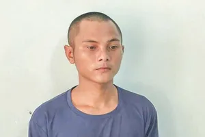 Ném chai bia vào đầu khiến bạn nhậu bị thương nặng