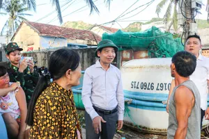 Chủ tịch UBND tỉnh Đắk Lắk: Bộ đội, biên phòng, xe lội nước phải sẵn sàng để giúp dân