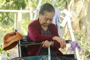 Bạn đọc Báo Pháp Luật TP.HCM chia sẻ với các gia đình có người mất do bão số 13