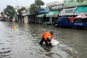 Mưa lớn, ngập nhiều nơi, 1 phường ở Khánh Hòa cho học sinh nghỉ học