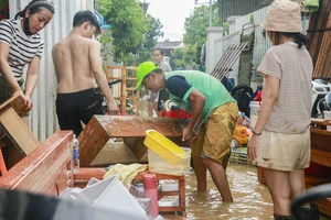 Khánh Hòa: Chưa có thường trú, tạm trú vẫn được nhận tiền hỗ trợ lũ
