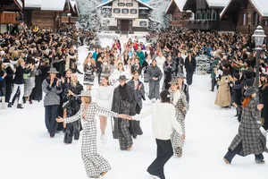 Sân khấu Chanel Thu-Đông và lời chào tạm biệt Karl Lagerfeld