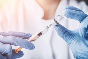 Tiêm 20 loại nước ép trái cây, người phụ nữ suýt chết