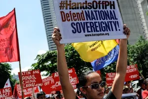 Người dân Philippines biểu tình phản đối Trung Quốc về vấn đề Biển Đông. Ảnh: INSIDER