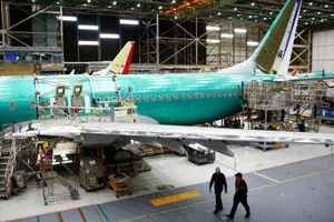 Bên trong xưởng sản xuất máy bay của Boeing tại Renton, Washington (Mỹ). Ảnh: REUTERS