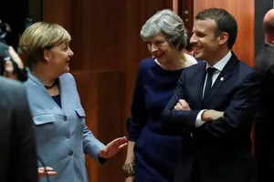 Thủ tướng May gặp lãnh đạo Pháp, Đức trước thềm Brexit