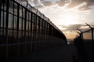 Lầu Năm Góc 'rót' thêm ngân sách xây tường biên giới