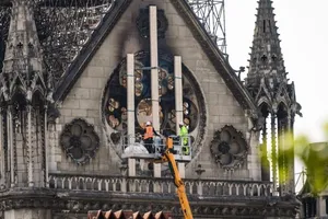 Pháp tranh cãi về 2 phương án phục dựng Nhà thờ Đức Bà 