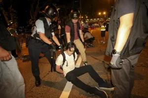 Giải tán 1 triệu người, Hong Kong tạm 'qua cơn sóng gió'