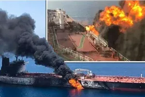 Mỹ có bằng chứng Iran đứng sau vụ hai tàu bị ngư lôi bắn