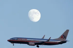 Mỹ cấm bay gần không phận Iran